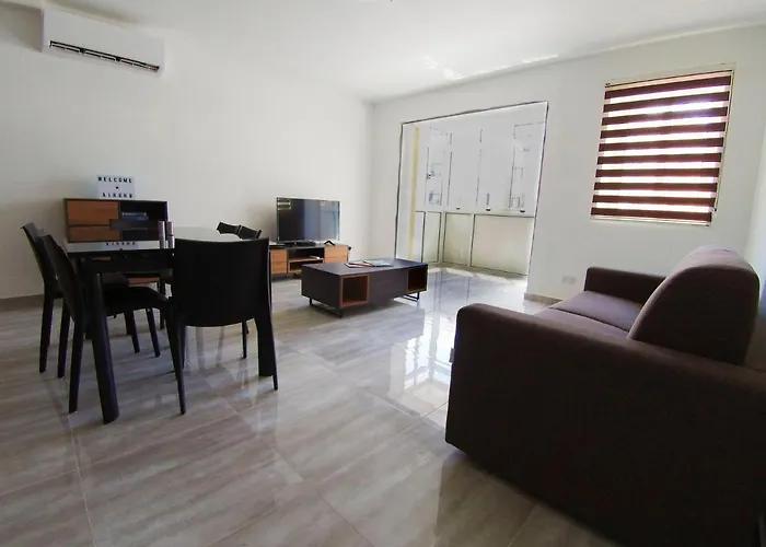 F7 1, Private Double With Private Bathroom In Shared Flat 홈스테이