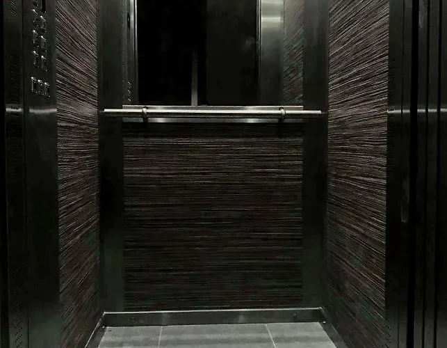 F7 1, Private Double With Private Bathroom In Shared Flat 홈스테이 음시다