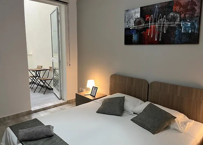 F7 1, Private Double With Private Bathroom In Shared Flat 홈스테이