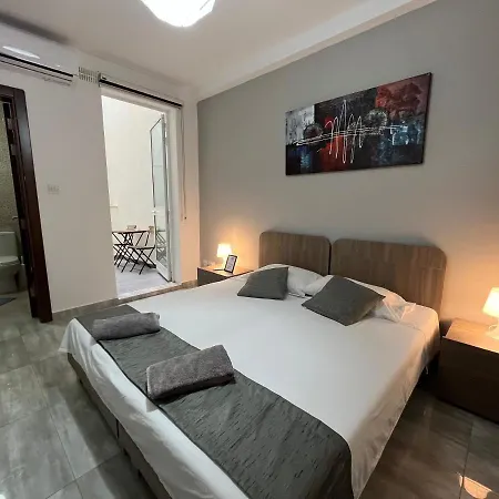 F7 1, Private Double With Private Bathroom In Shared Flat Проживание в семье Мсида