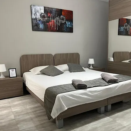 F7 1, Private Double With Private Bathroom In Shared Flat Проживание в семье