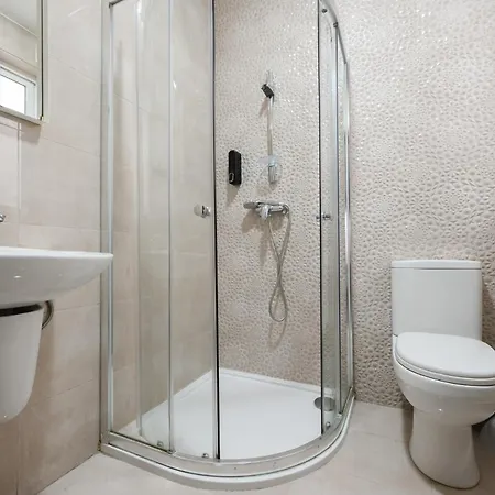 F7 1, Private Double With Private Bathroom In Shared Flat * Msida