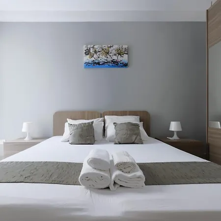F7 1, Private Double With Private Bathroom In Shared Flat * Msida
