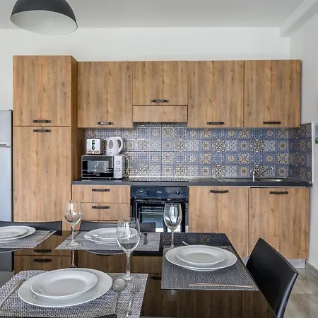 F7 1, Private Double With Private Bathroom In Shared Flat * Msida