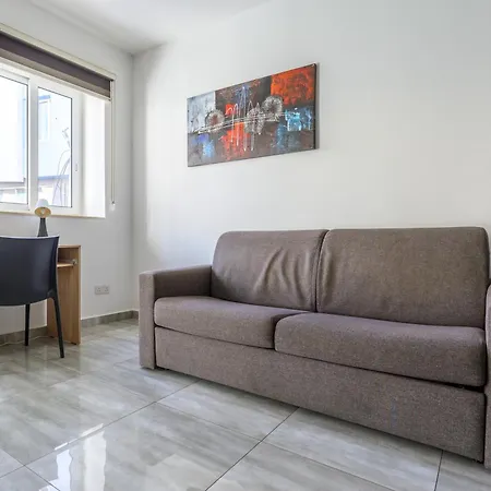 F7 1, Private Double With Private Bathroom In Shared Flat *